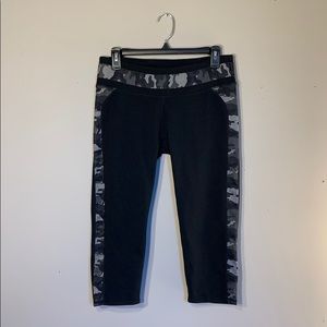 Cropped Fabletics Yoga Pants